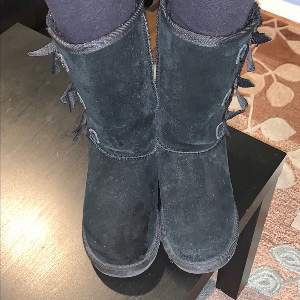 Black Kooluburra by Ugg’s boots